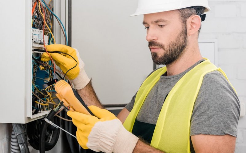 Batıkent Elektrikçi - 0542 434 89 04 - Batıkent 7/24 Açık Elektrikçi